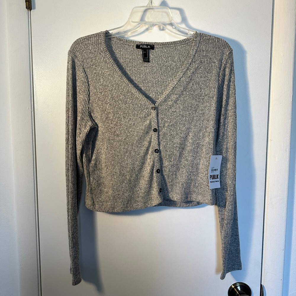 Brand new grey button up top, soft